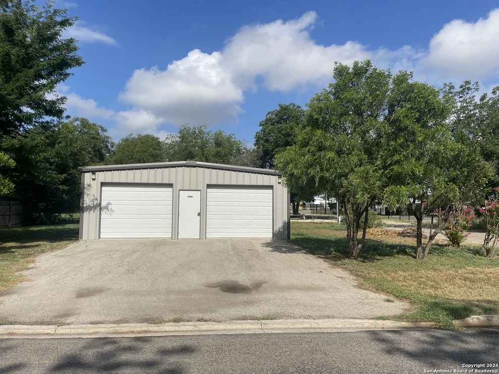 Unit for sale at 1906 AVENUE T, Hondo, TX 78861