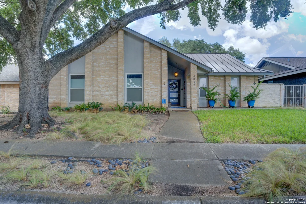 Unit for sale at 6019 Royal Breeze, San Antonio, TX 78239