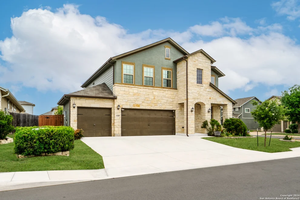 Unit for sale at 13203 Bucktree Dr., San Antonio, TX 78254