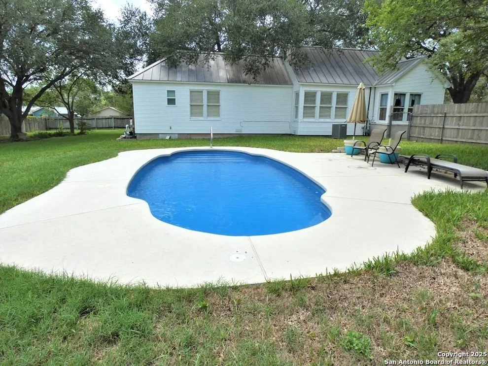 Unit for sale at 700 E Corpus Christi, Beeville, TX 78102