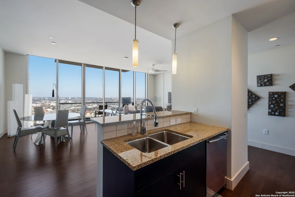 Unit for sale at 610 E Market St, San Antonio, TX 78205