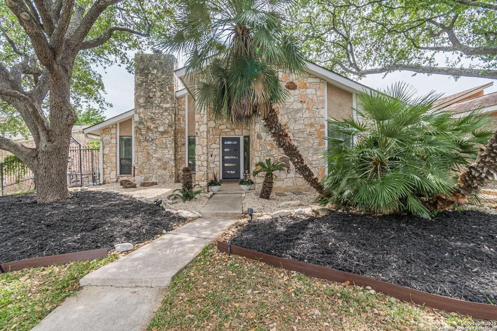 Unit for sale at 1522 Vista Azul, San Antonio, TX 78213