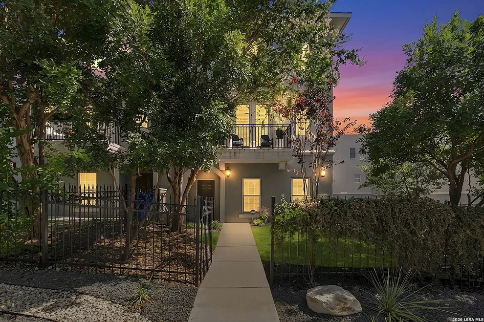 Unit for sale at 215 E Mulberry, San Antonio, TX 78212