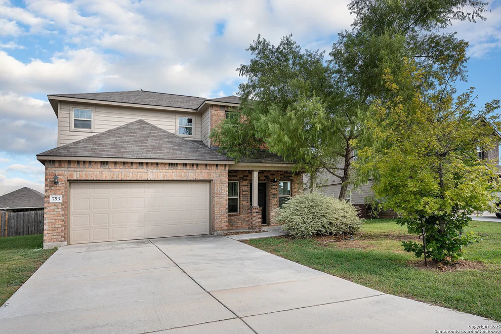 Unit for sale at 753 Cornflower Ct, New Braunfels, TX 78130