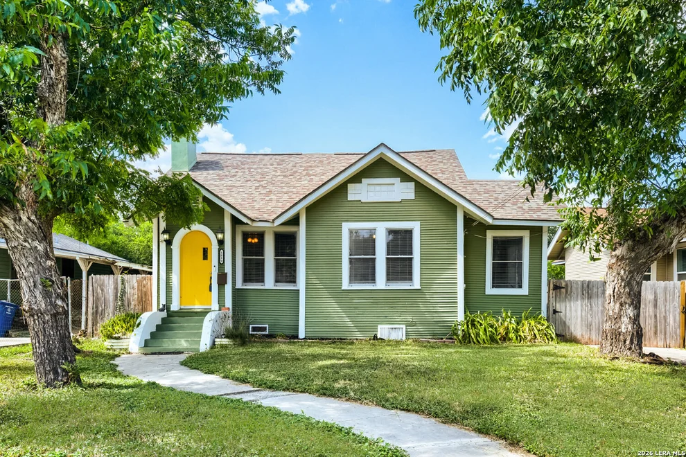 Unit for sale at 1819 W Woodlawn Avenue, San Antonio, TX 78201
