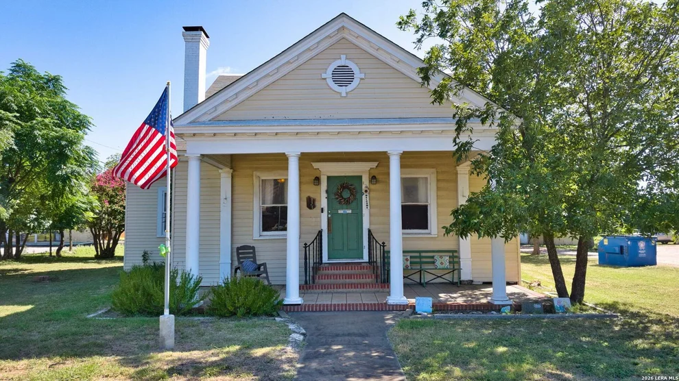 Unit for sale at 1016 Main, Kerrville, TX 78028
