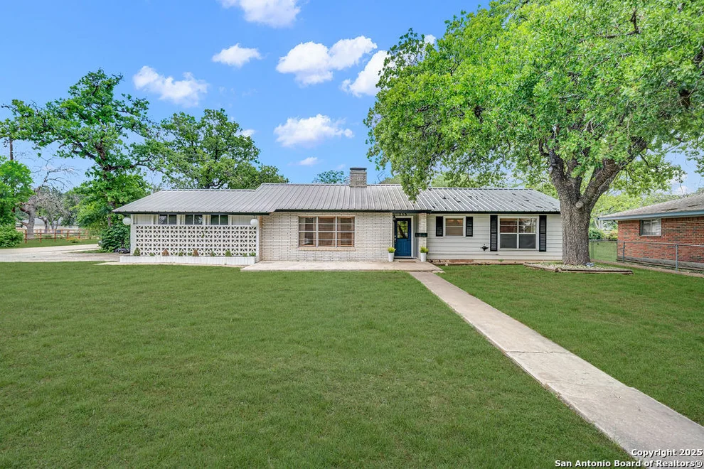 Unit for sale at 135 Oak Way, Kerrville, TX 78028
