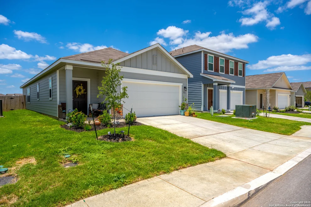 Unit for sale at 7711 Bison, San Antonio, TX 78253