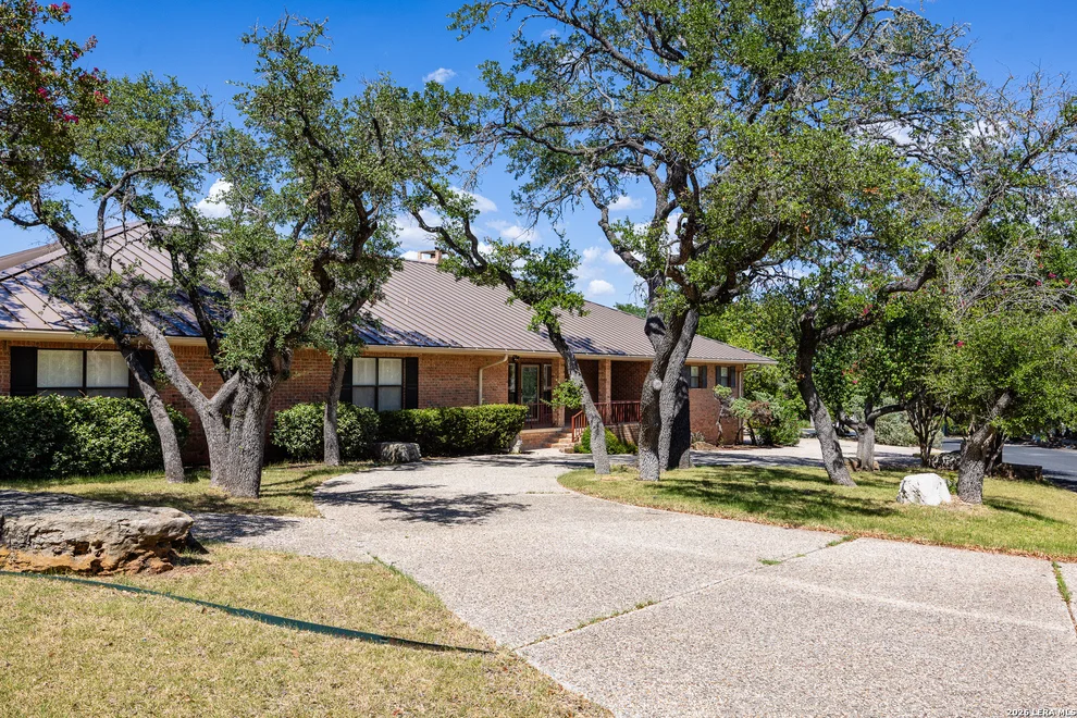 Unit for sale at 304 Spring Mill Dr, Kerrville, TX 78028