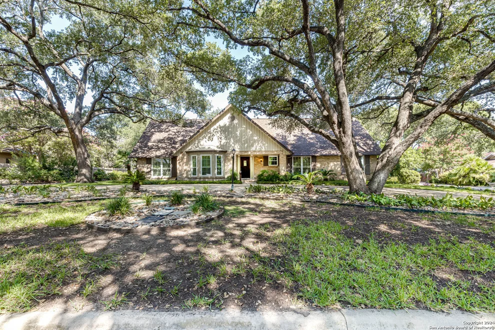 Unit for sale at 111 IRONGATE RD, Castle Hills, TX 78213