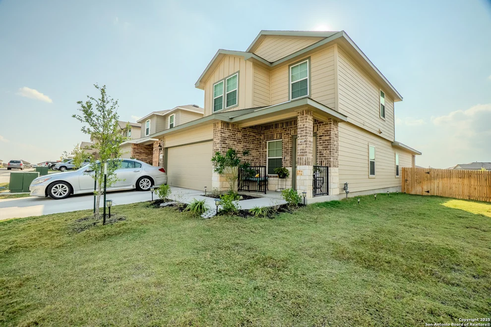 Unit for sale at 157 Honors, Floresville, TX 78114