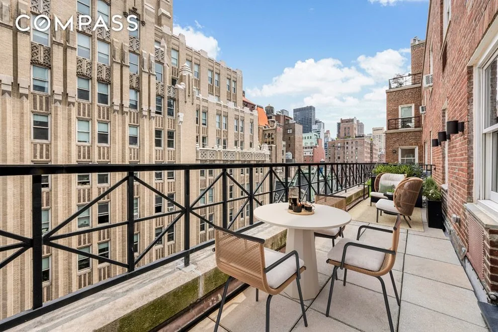 Unit for sale at 220 Madison Avenue, Manhattan, NY 10016