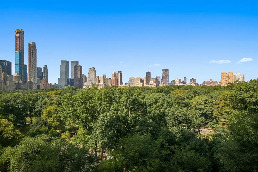 Unit for sale at 860 5TH Avenue, Manhattan, NY 10065