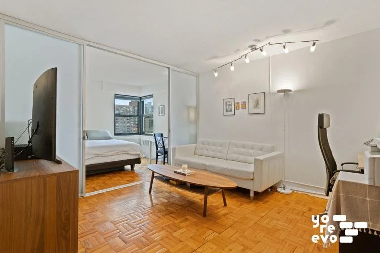 Unit for sale at 240 E 76th Street, Manhattan, NY 10021