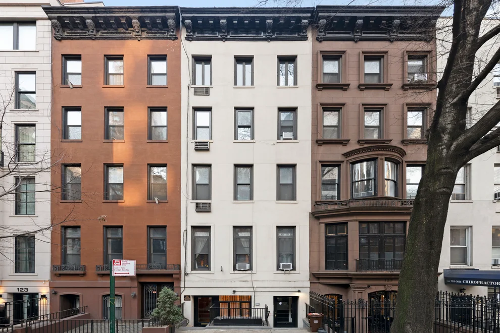 Unit for sale at 127 E 61st Street, Manhattan, NY 10065