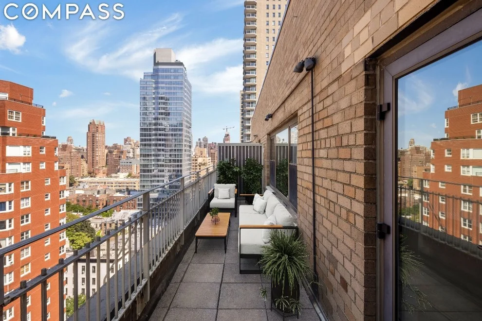 Unit for sale at 305 E 72nd Street, Manhattan, NY 10021