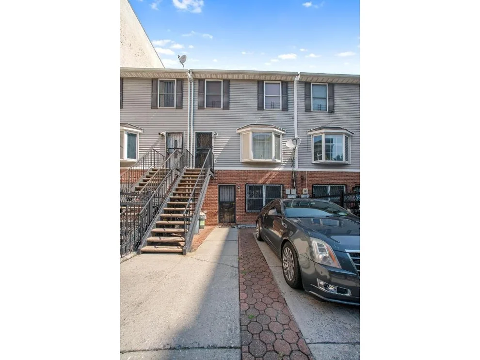 Unit for sale at 765 E 160TH Street, Bronx, NY 10456
