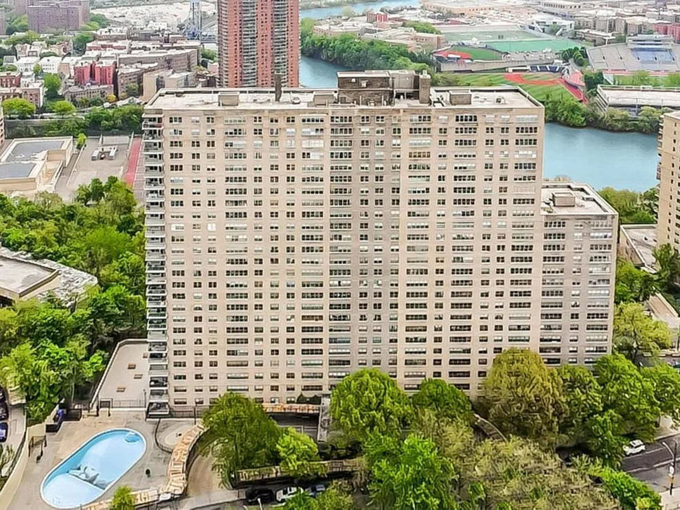 Unit for sale at 555 KAPPOCK Street, Bronx, NY 10463