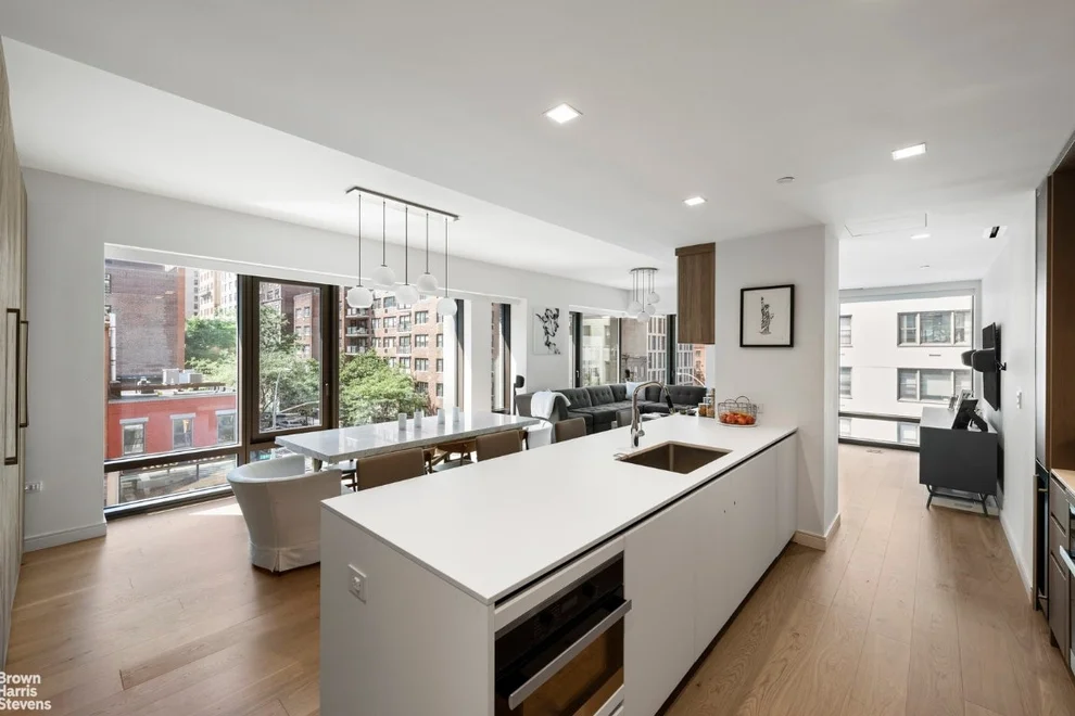 Unit for sale at 200 E 21ST Street, Manhattan, NY 10010