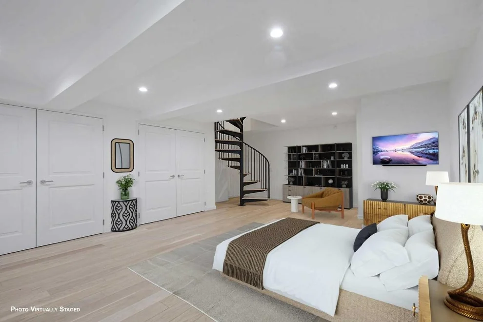 Unit for sale at 20 West Street, Manhattan, NY 10004