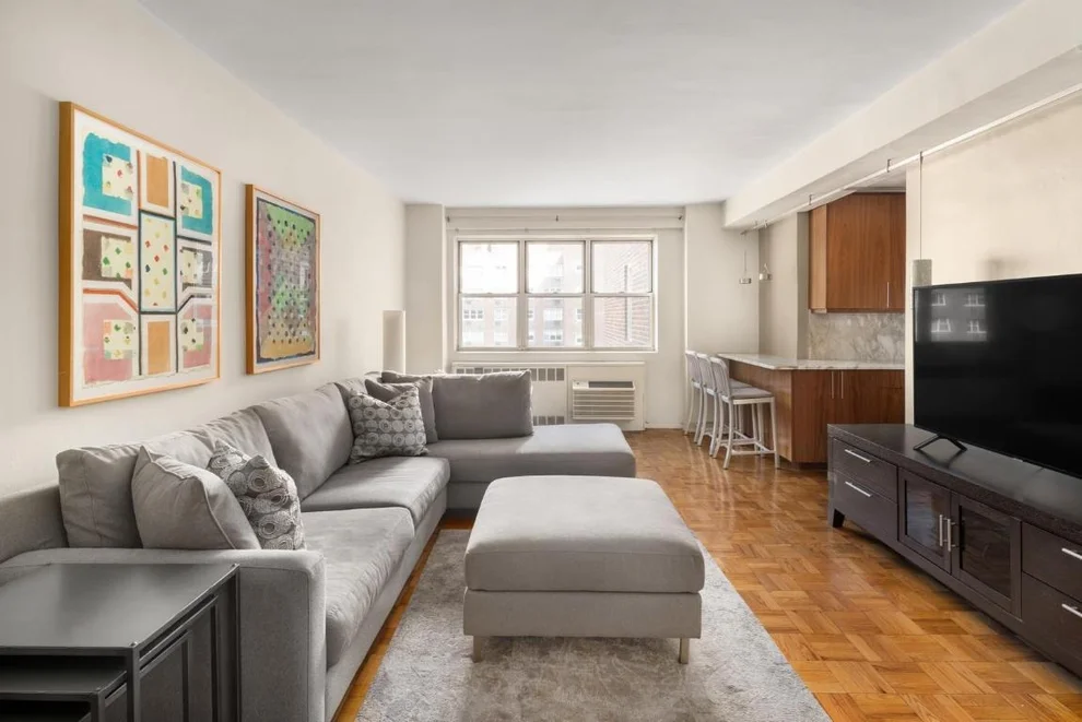 Unit for sale at 345 W 58th Street, Manhattan, NY 10019