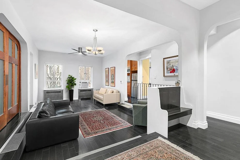 Unit for sale at 165 W 20TH Street, Manhattan, NY 10011