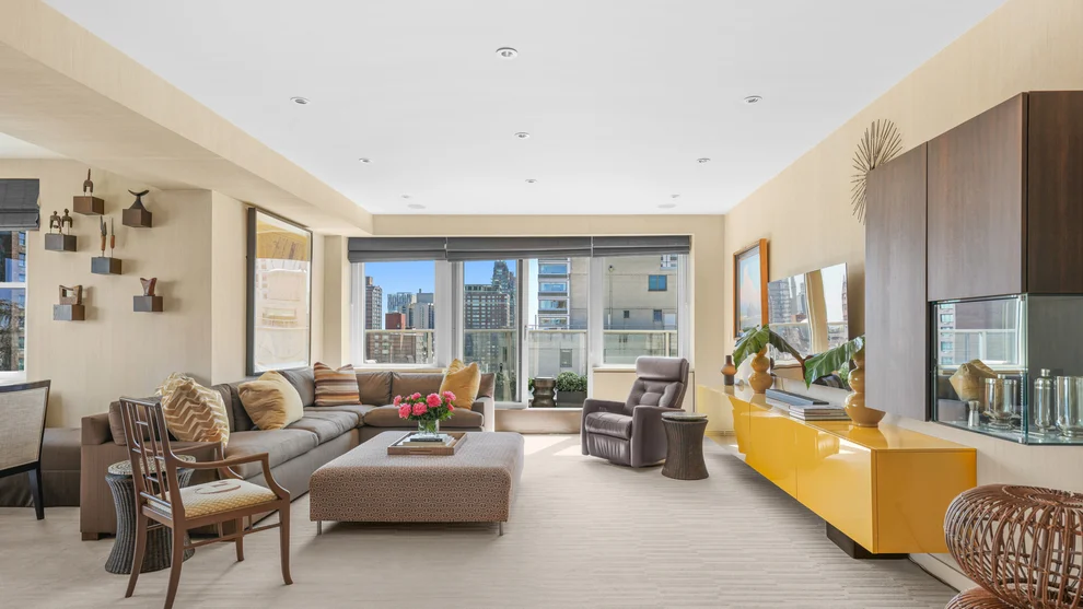 Unit for sale at 176 E 71ST Street, Manhattan, NY 10021