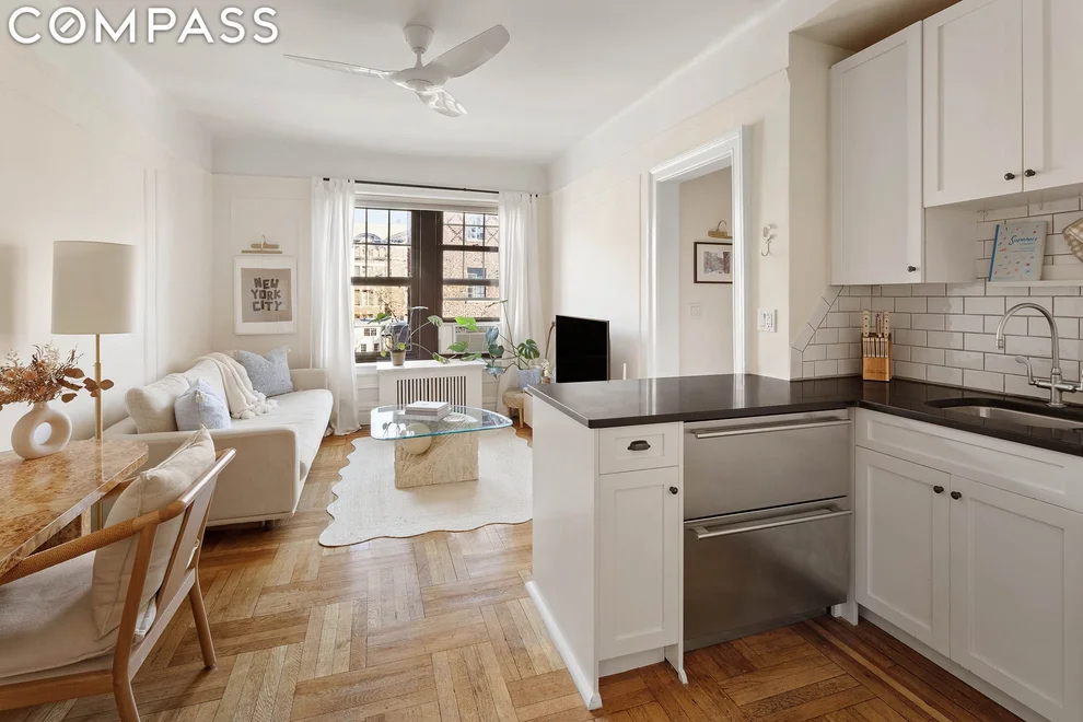 Unit for sale at 85 Barrow Street, Manhattan, NY 10014