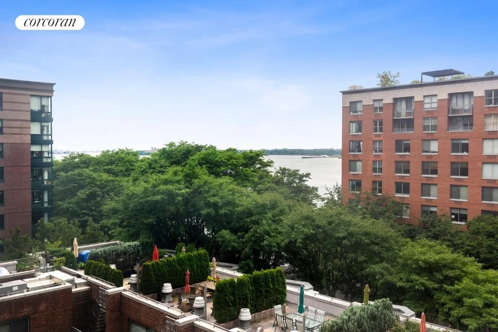 Unit for sale at 2 S END Avenue, Manhattan, NY 10280