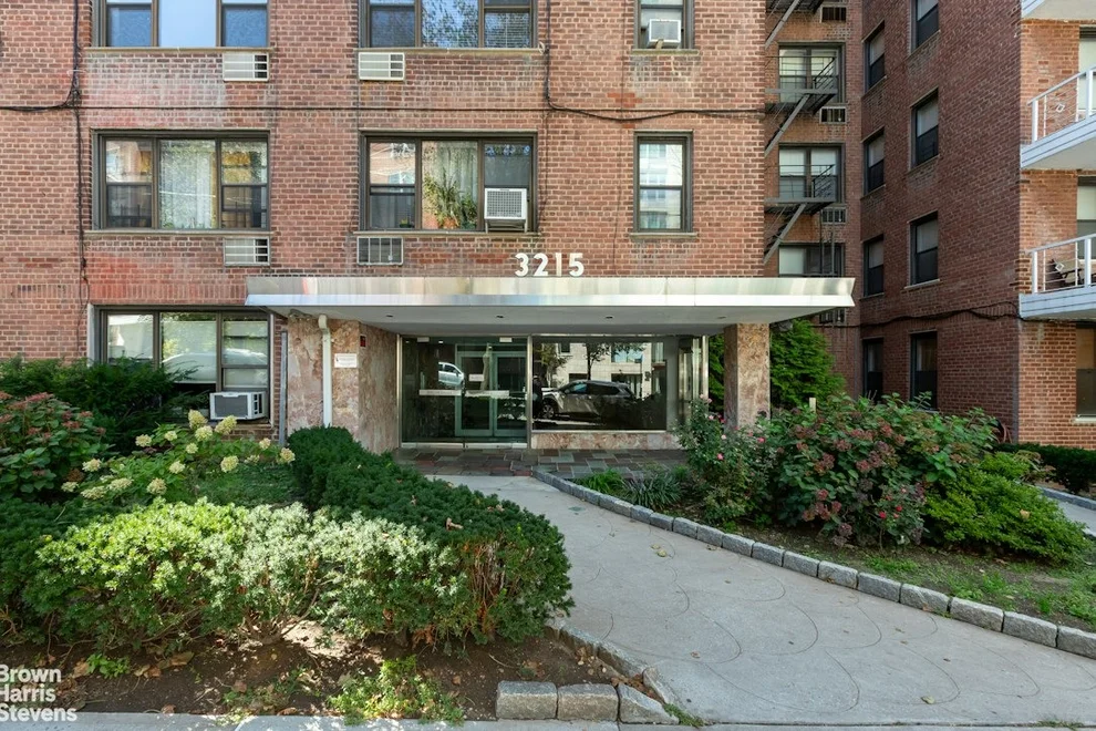Unit for sale at 3215 ARLINGTON Avenue, Bronx, NY 10463