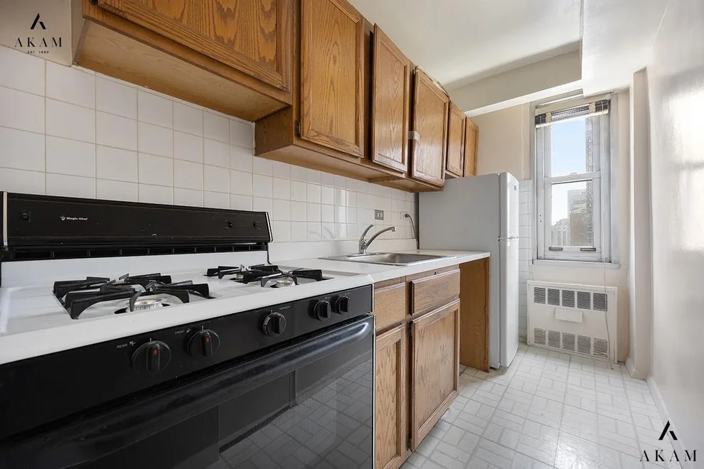 Unit for sale at 310 E 70th Street, Manhattan, NY 10021