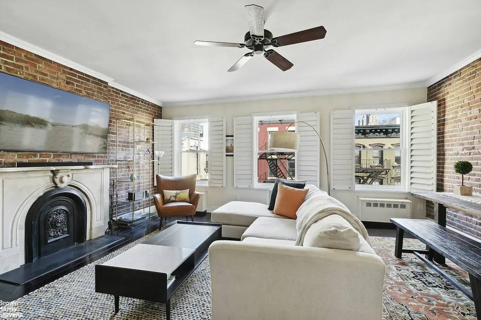 Unit for sale at 456 W 50TH Street, Manhattan, NY 10019