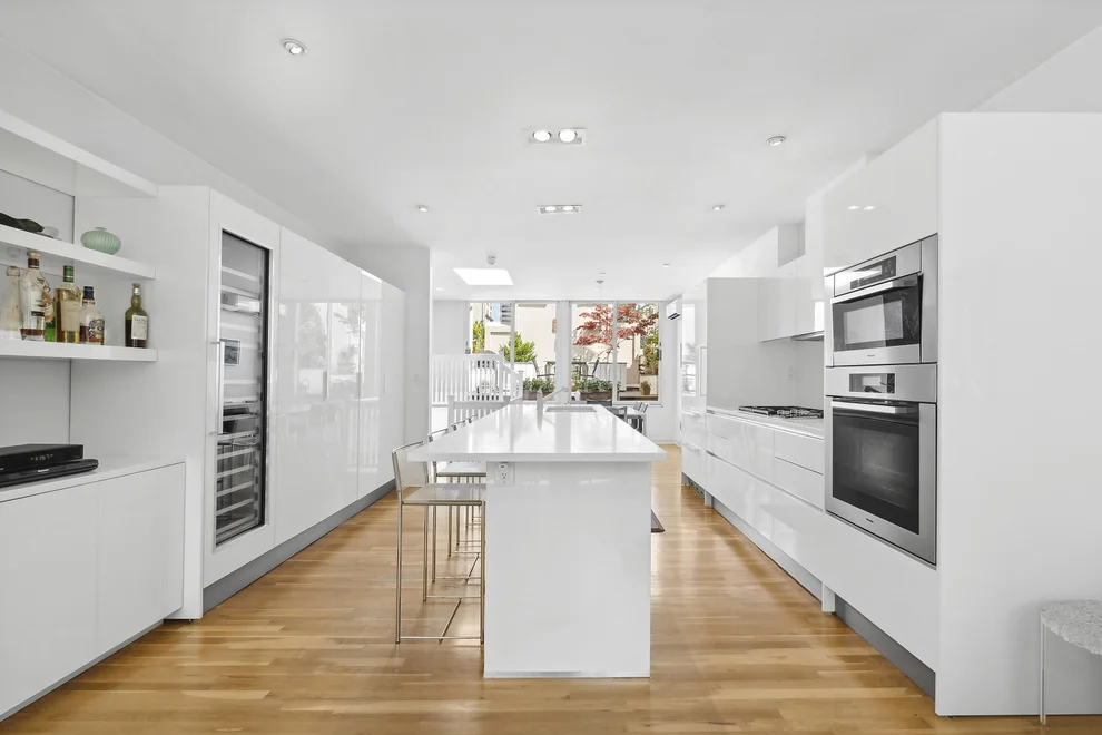 Unit for sale at 152 E 63RD Street, Manhattan, NY 10065