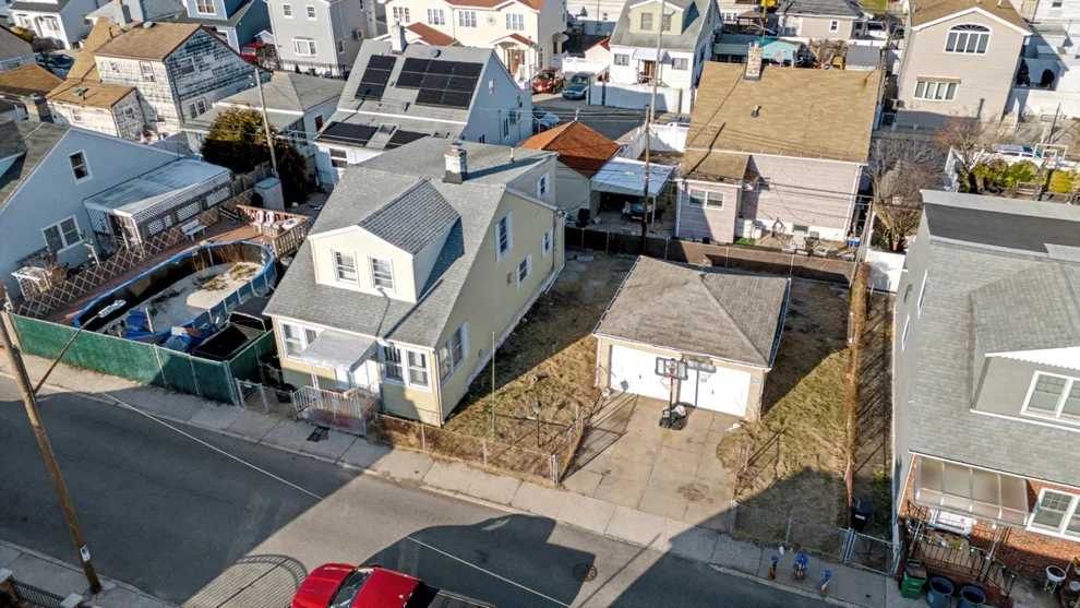 Unit for sale at 32 DICTUM Court, Brooklyn, NY 11229