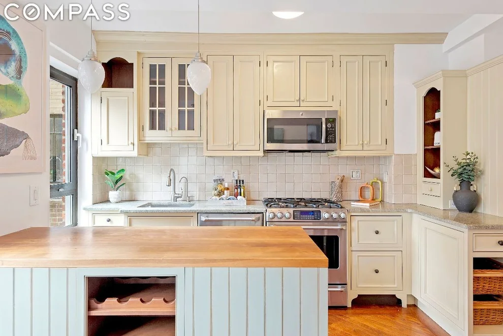 Unit for sale at 45 W 54th Street, Manhattan, NY 10019