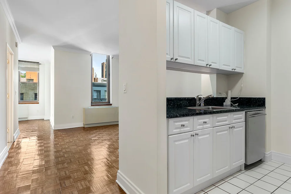 Unit for sale at 400 E 90TH Street, Manhattan, NY 10128