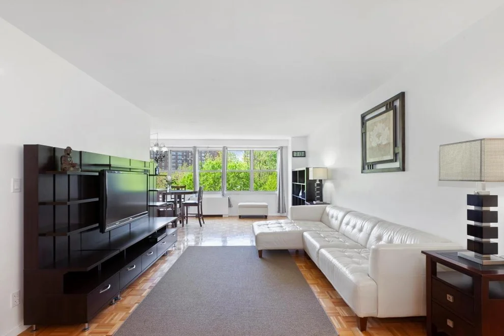 Unit for sale at 555 KAPPOCK Street, Bronx, NY 10463