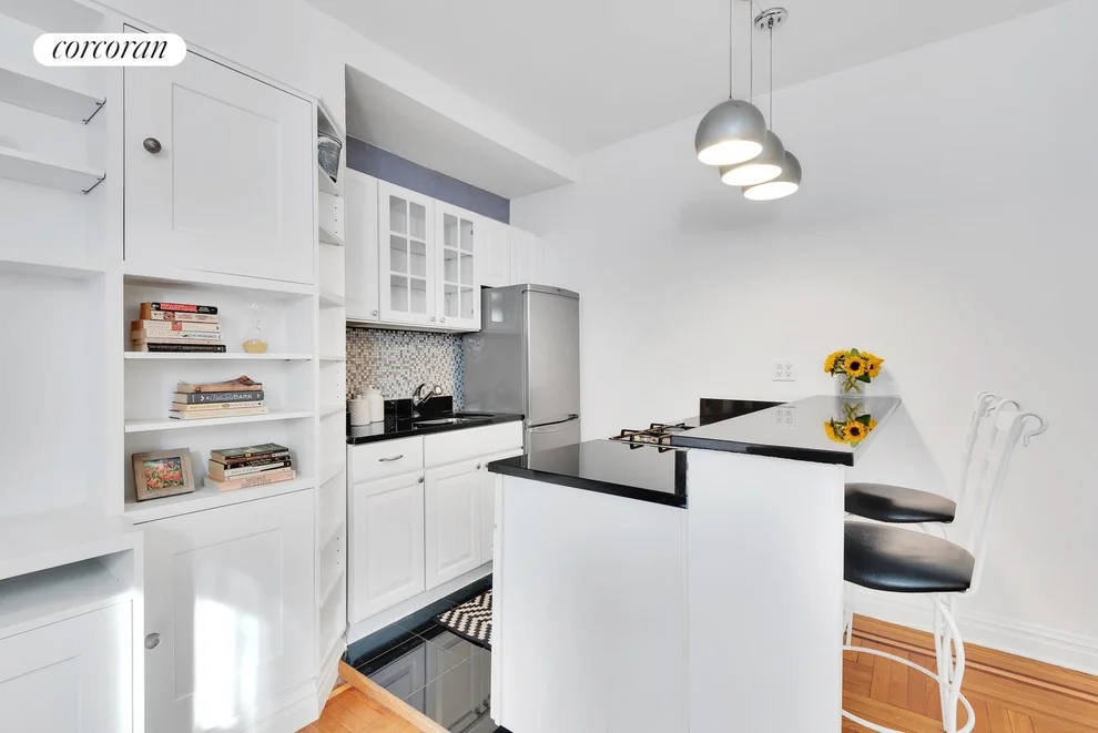 Unit for sale at 87 Barrow Street, Manhattan, NY 10014