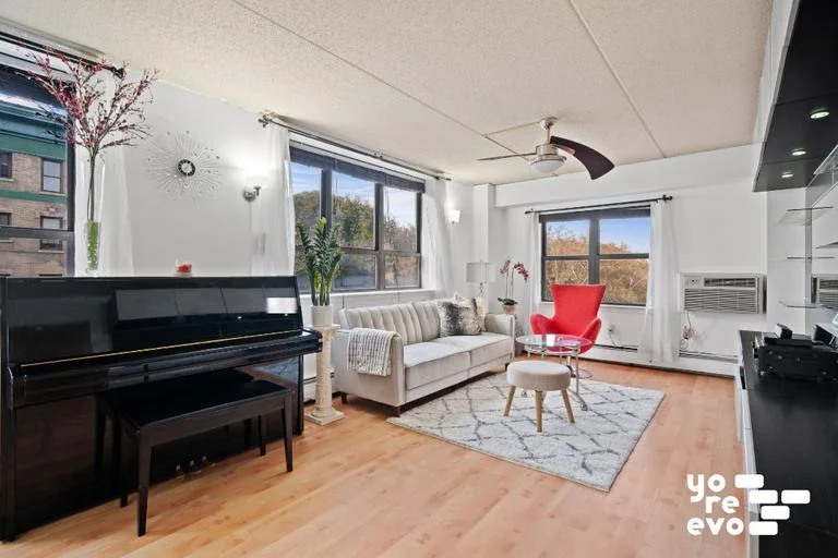 Unit for sale at 220 Manhattan Avenue, Manhattan, NY 10025