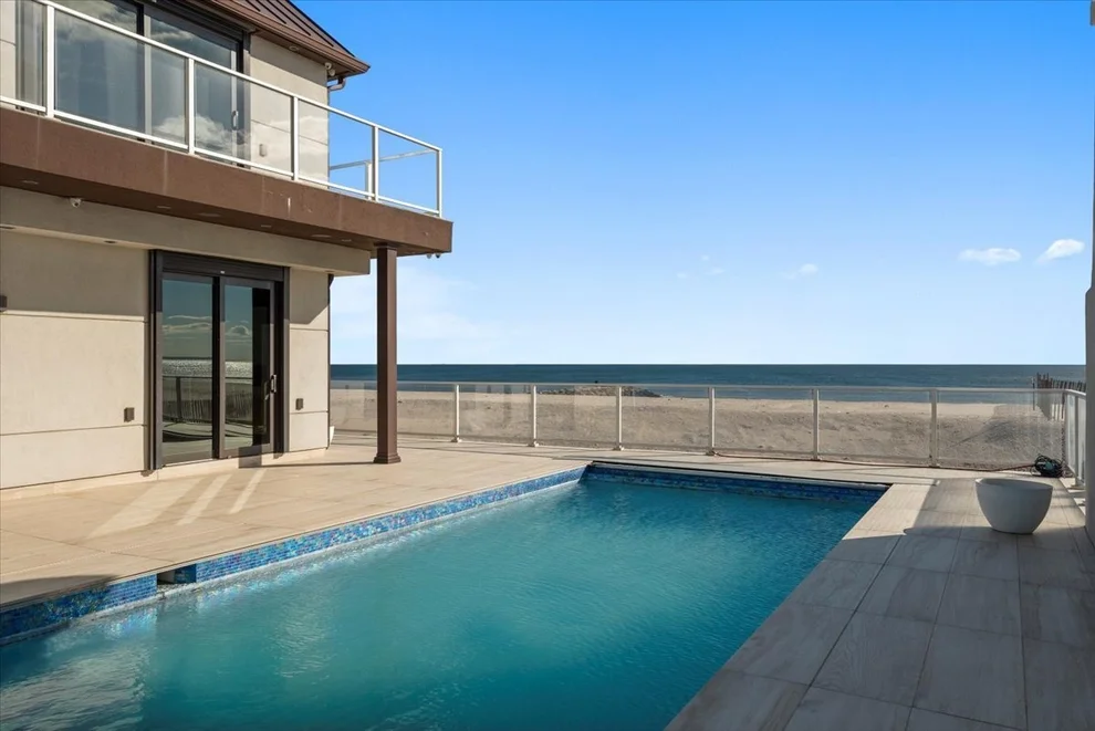 Unit for sale at 125 BEACH 135TH Street, Queens, NY 11694