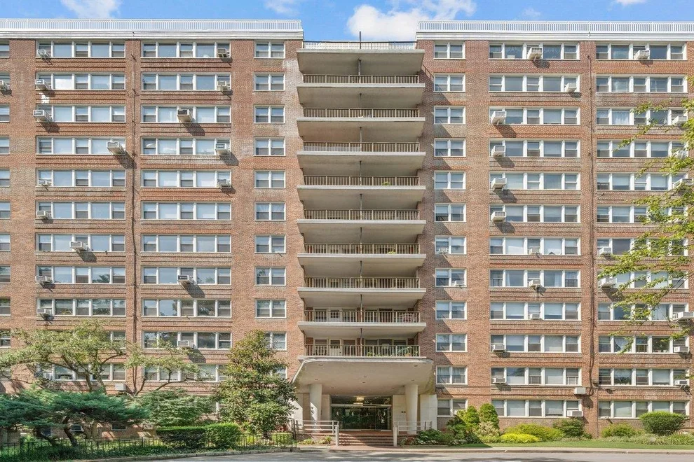 Unit for sale at 4525 HENRY HUDSON Parkway W, Bronx, NY 10471