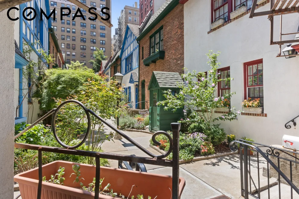 Unit for sale at 262 W 95th Street, Manhattan, NY 10025