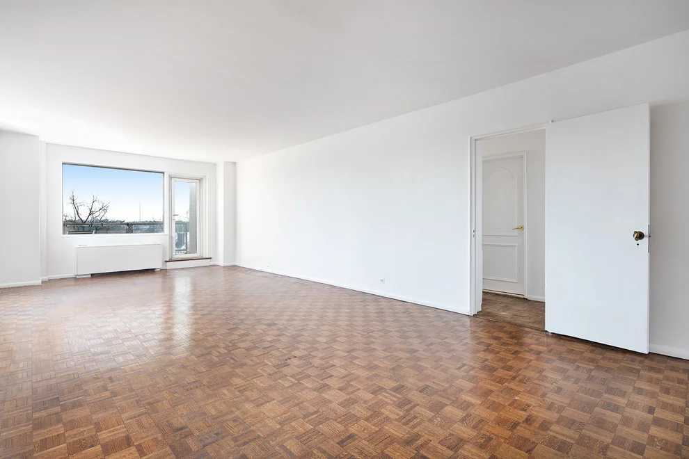 Unit for sale at 180 E END Avenue, Manhattan, NY 10128