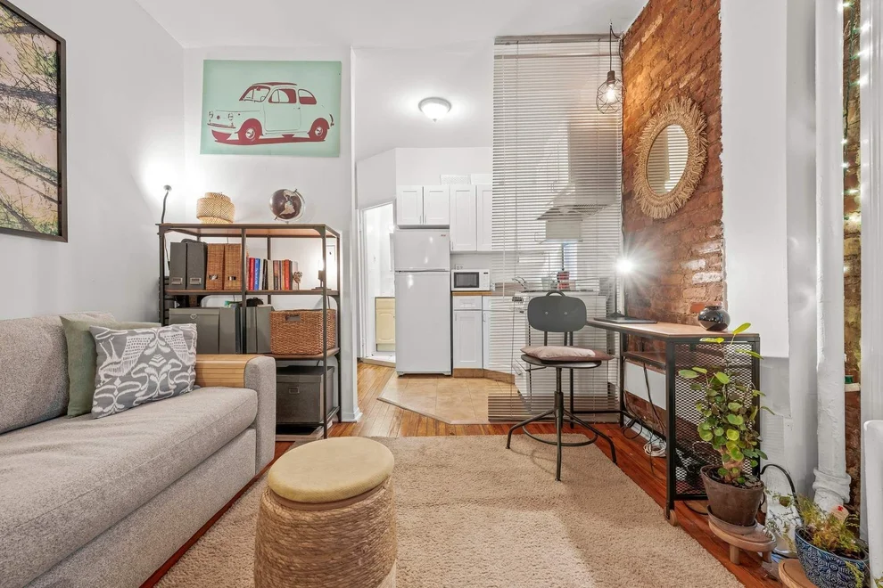 Unit for sale at 204 W 10th Street, Manhattan, NY 10014