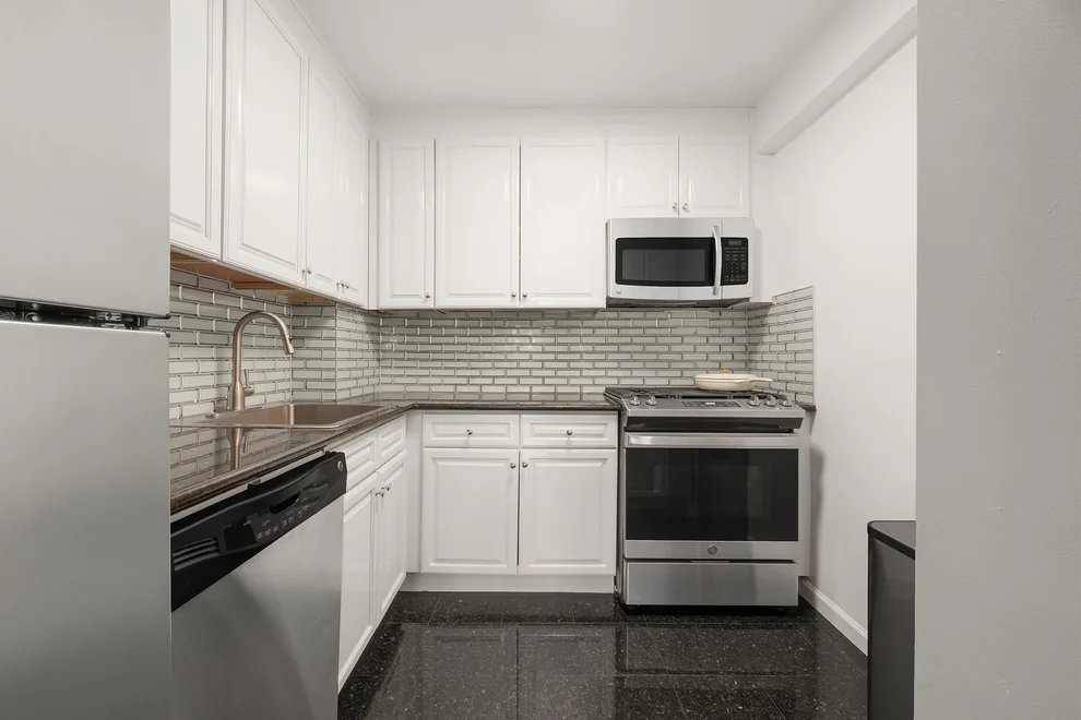 Unit for sale at 400 E 77th Street, Manhattan, NY 10075