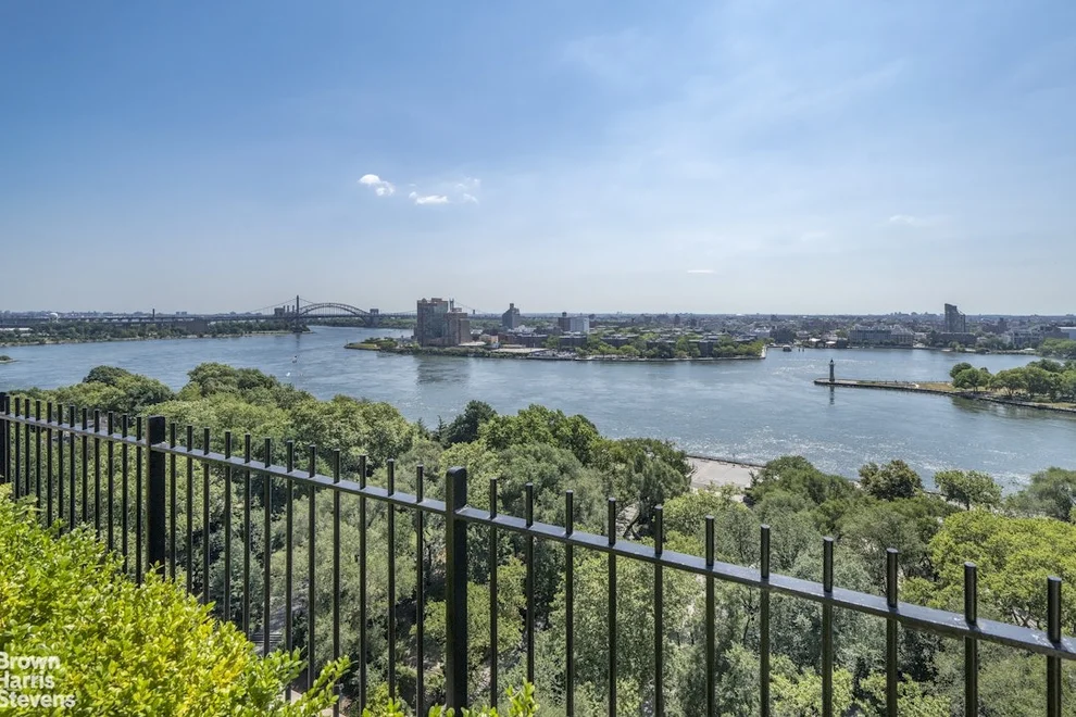 Unit for sale at 130 E END Avenue, Manhattan, NY 10028