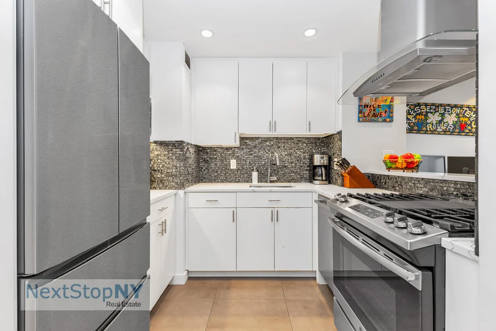 Unit for sale at 245 E 54TH Street, Manhattan, NY 10022