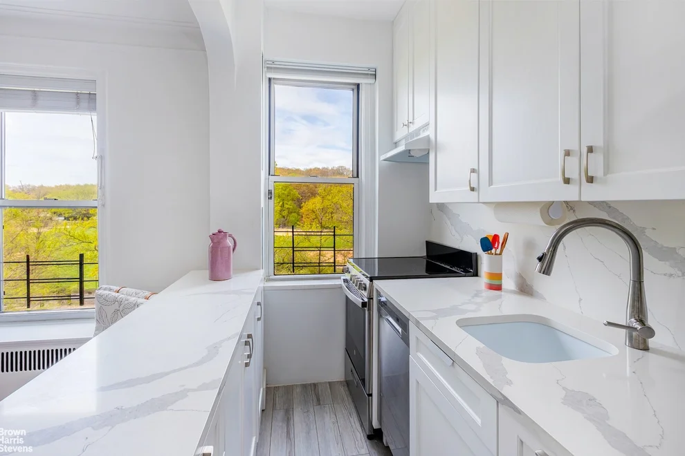Unit for sale at 585 W 214TH Street, Manhattan, NY 10034