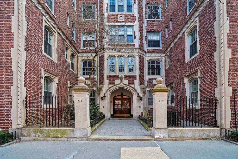 Unit for sale at 115 Willow Street, Brooklyn, NY 11201
