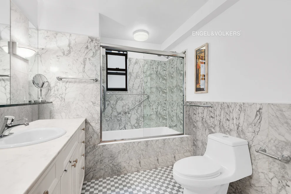 Unit for sale at 152 E 94th Street, Manhattan, NY 10128